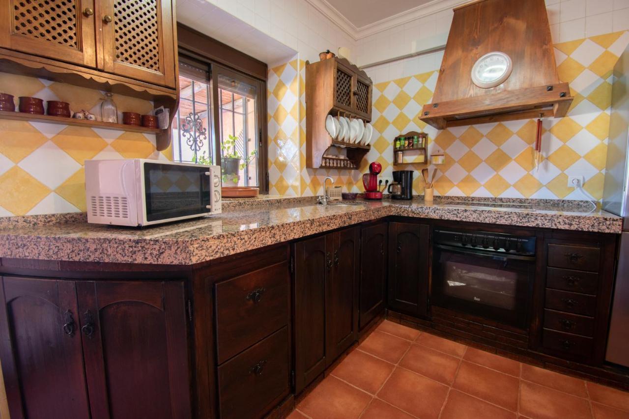Villa Elisabeth Con Piscina Climatizada Chimenea Y Terraza Arriate Ngoại thất bức ảnh